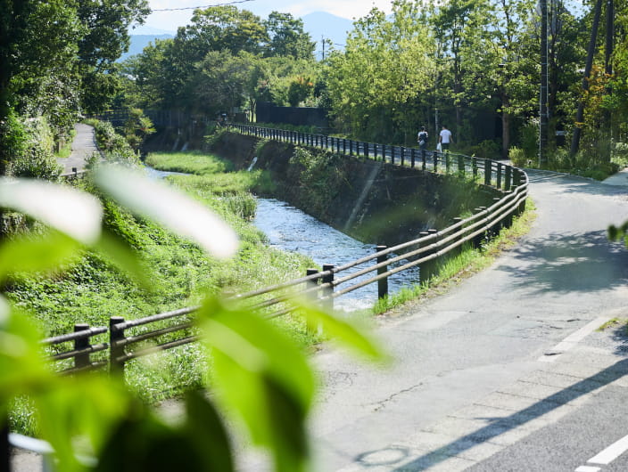 榎屋旅館の側を流れる大分川